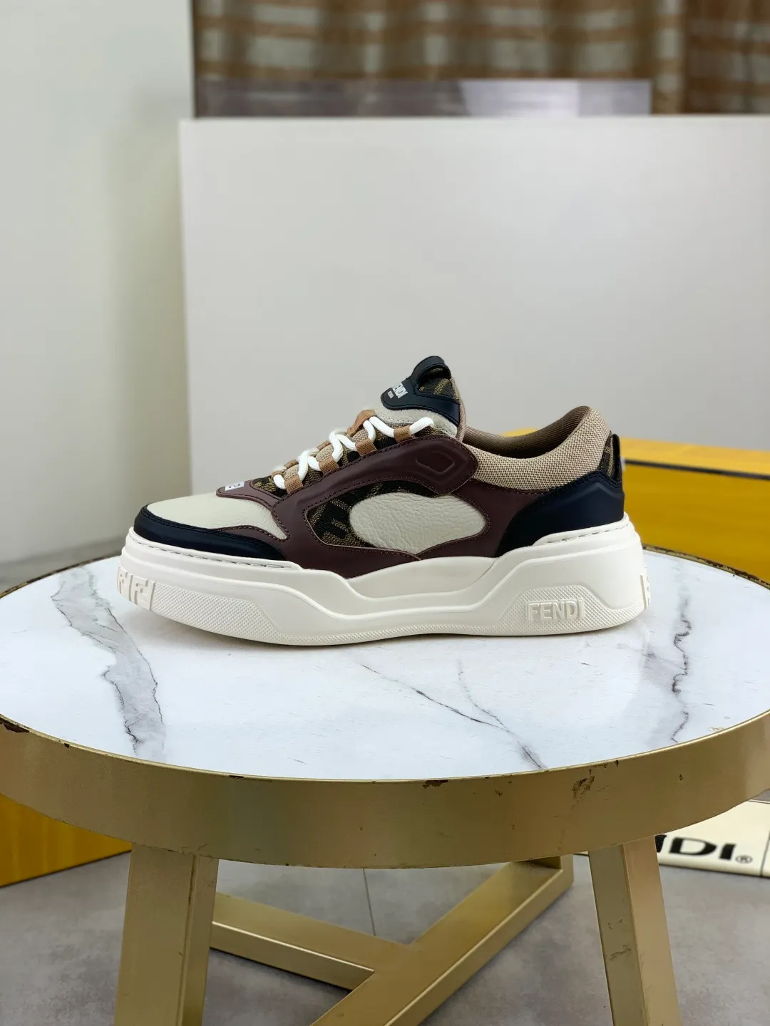 Men's men's shoes 💰P760 new style 💰💎💎💎 summer hot style [FENDI Fendi] top version 🆕New sneakers, wavy soles engraved with original words. Embossed Fendi Flow lettering on the heel. The upper is made of high-end calfskin and breathable materials. Original lining with tone-on-tone details decorated with innovative handcrafting techniques. Ultra-light and wear-resistant TPU and IP foam soles, overall lightweight and comfortable. Size:39-44 (38 45 can be customized)
